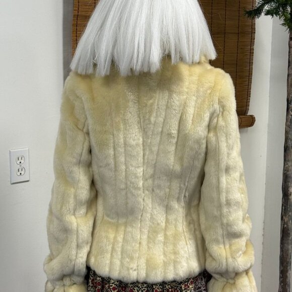 CLOTHES~Vanilla Faux Fur Cropped Jacket~Size 8 - Picture 2 of 5